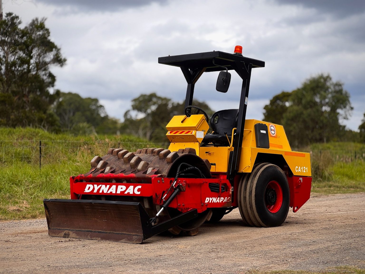 DYNAPAC CA121PD 4.6T ARTICULATED PAD FOOT ROLLER WITH BLADE COMPACTOR ...