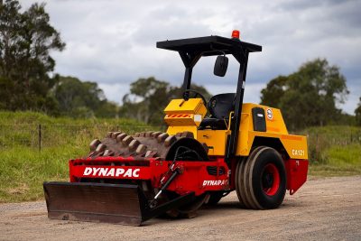 DYNAPAC CA121PD 4.6T ARTICULATED PAD FOOT ROLLER WITH BLADE COMPACTOR COMPACTION ROLLER