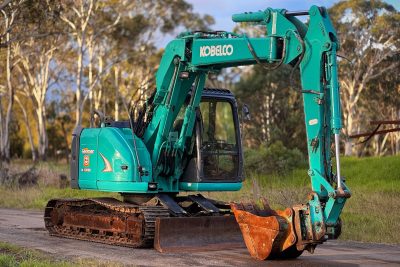 KOBELCO SK135SR-2 13.8T EXCAVATOR BOBCAT SKID STEER LOADER CATERPILLAR KOMATSU SUMITOMO HITACHI