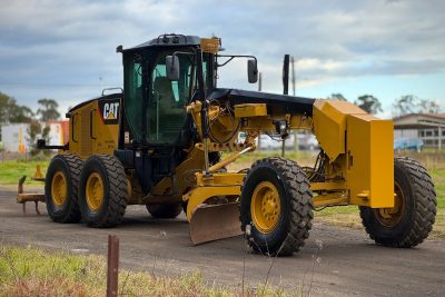 CATERPILLAR 120M VHP PLUS ARTICULATED GRADER VOLVO JOHN DEERE DOZER