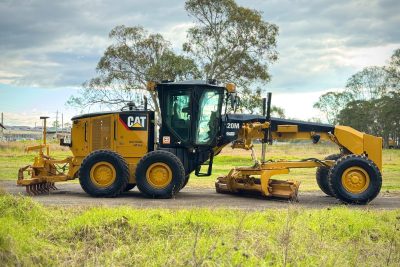 CATERPILLAR 120M VHP PLUS ARTICULATED GRADER VOLVO JOHN DEERE DOZER