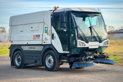 MACDONALD JOHNSTON C401 ROAD STREET FACTORY CAR PARK DIESEL SWEEPER VACCUM GREEN GREEN MACHINE