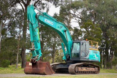 KOBELCO SK300 LC-10 30T EXCAVATOR BOBCAT SKID STEER LOADER CATERPILLAR KOMATSU SUMITOMO HITACHI