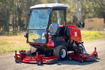 TORO GROUNDSMASTER 4000D DIESEL RIDE ON LAWN MOWER WIDE AREA COMMERCIAL OUT FRONT JOHN DEERE