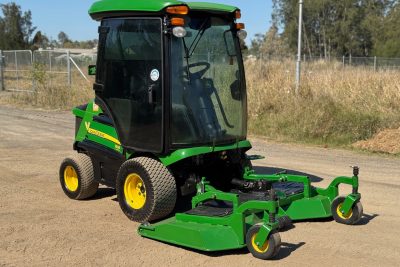 JOHN DEERE 1585 72 INCH A/C CAB 4WD COMMERCIAL OUT FRONT RIDE ON DIESEL LAWN MOWER KUBOTA ISEKI TORO