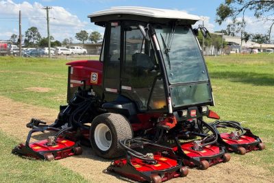 TORO GROUNDSMASTER 4700D 4WD RIDE ON COMMERCIAL DIESEL LAWN MOWER OUT FRONT ZERO TURN