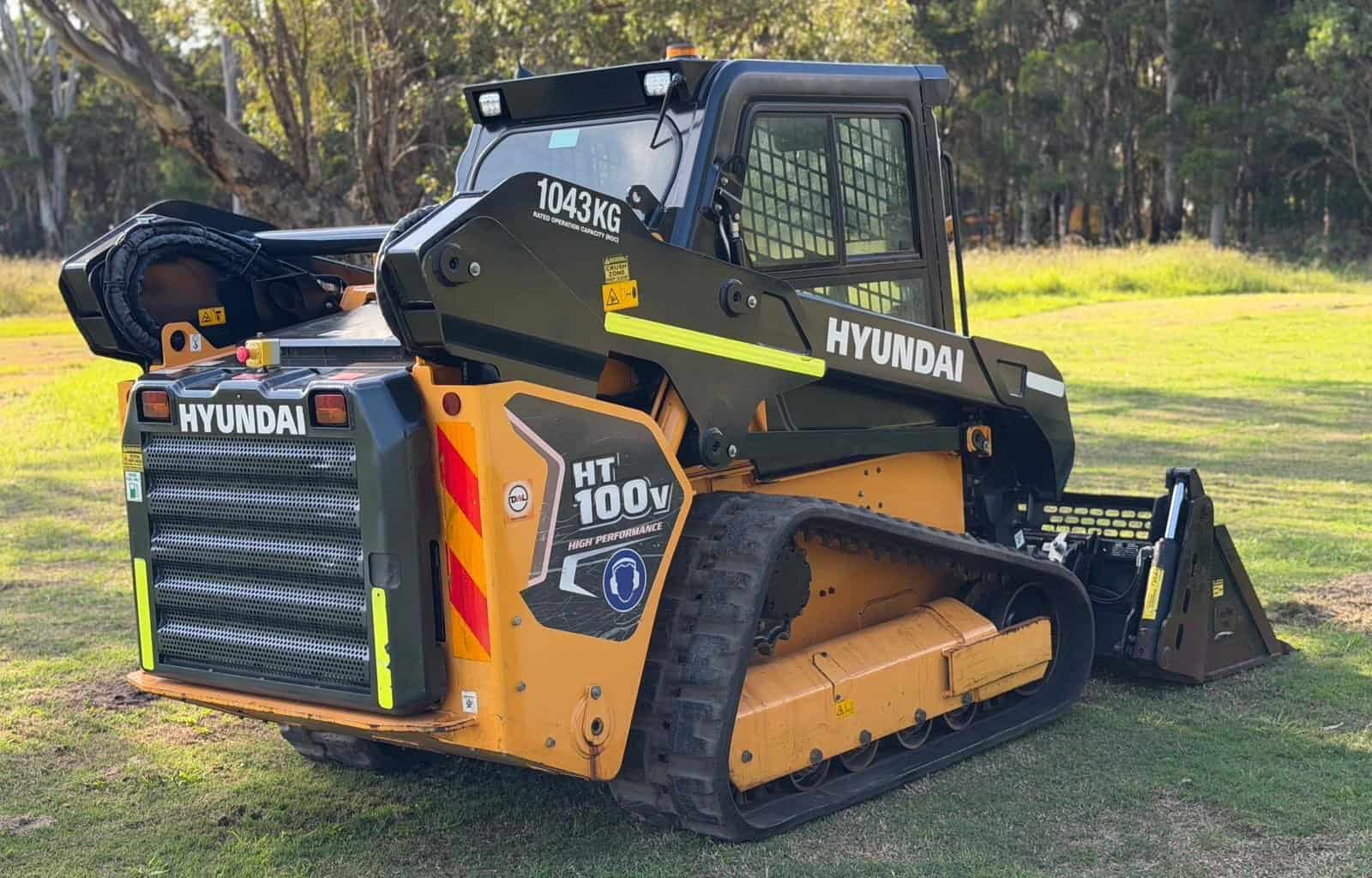 HYUNDAI HT100V SKID STEER LOADER CATERPILLAR CASE BOBCAT TEREX ASV image 4
