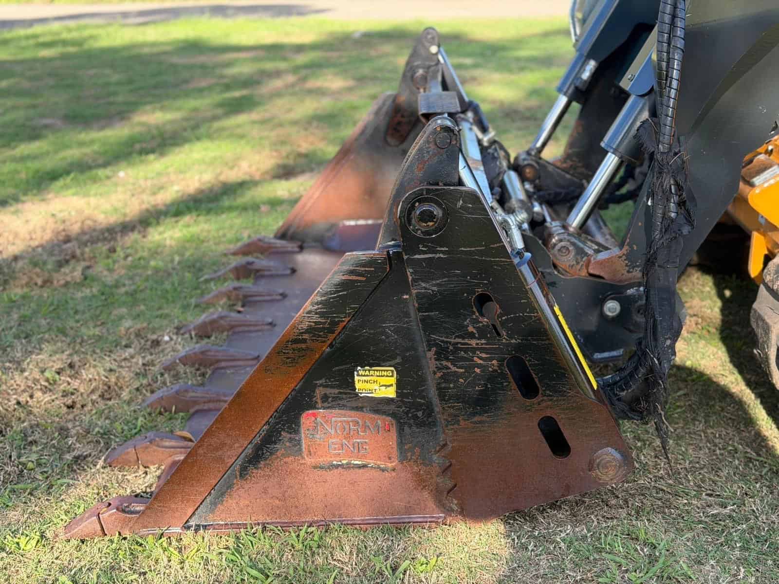 HYUNDAI HT100V SKID STEER LOADER CATERPILLAR CASE BOBCAT TEREX ASV image 15