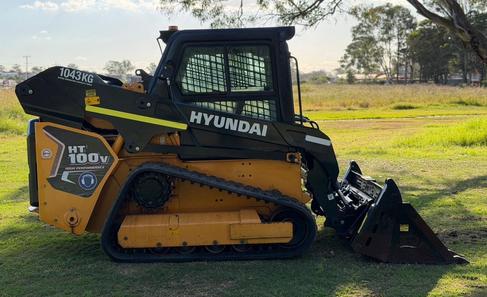 HYUNDAI HT100V SKID STEER LOADER CATERPILLAR CASE BOBCAT TEREX ASV image 5