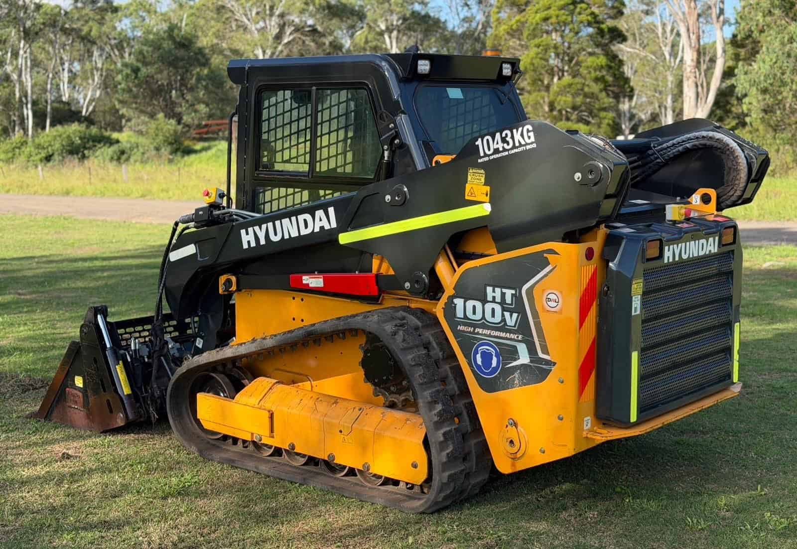 HYUNDAI HT100V SKID STEER LOADER CATERPILLAR CASE BOBCAT TEREX ASV image 3