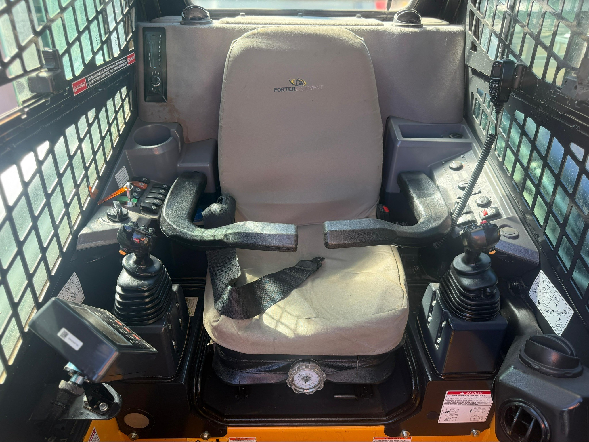 HYUNDAI HT100V SKID STEER LOADER CATERPILLAR CASE BOBCAT TEREX ASV image 8