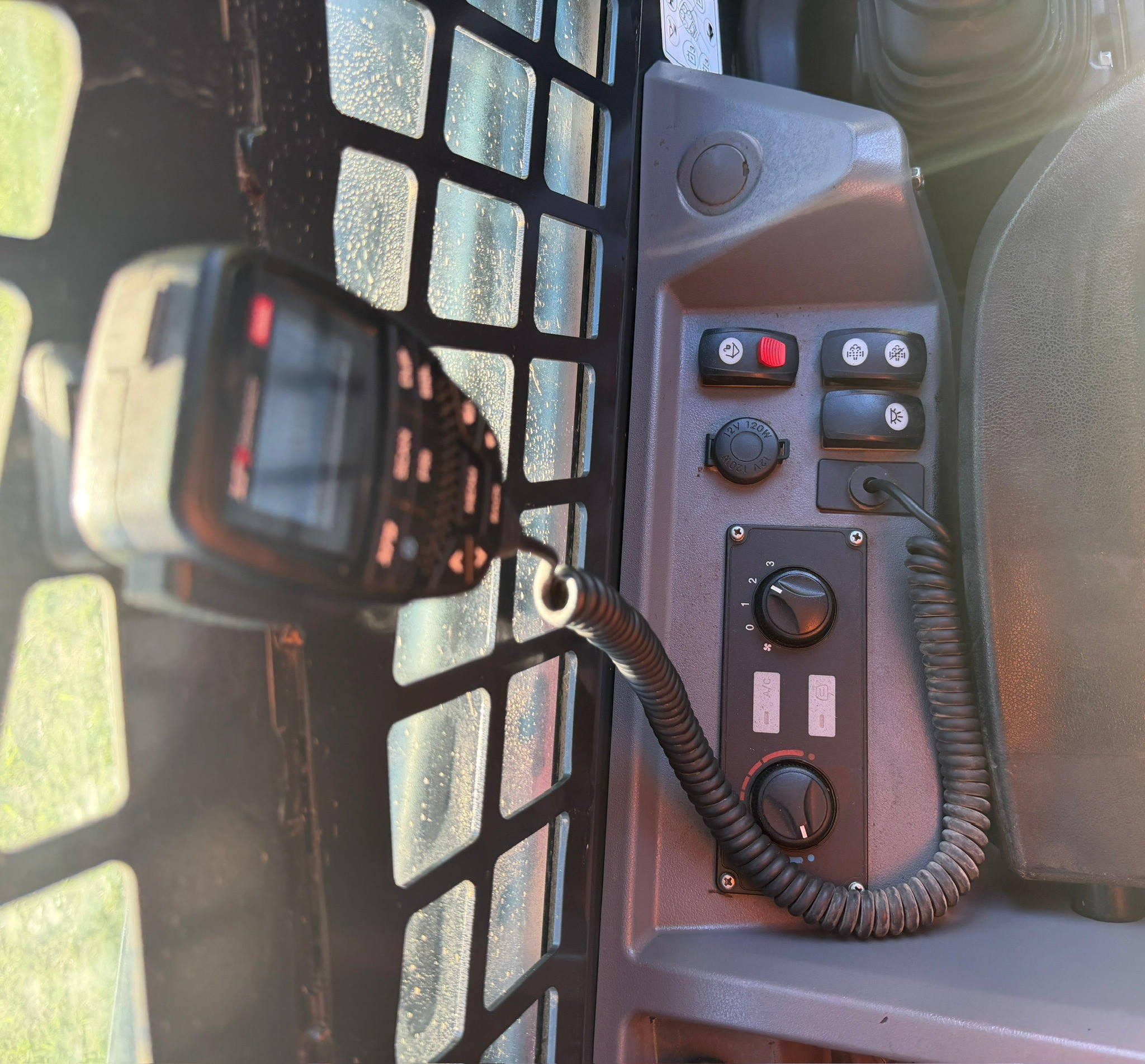 HYUNDAI HT100V SKID STEER LOADER CATERPILLAR CASE BOBCAT TEREX ASV image 9