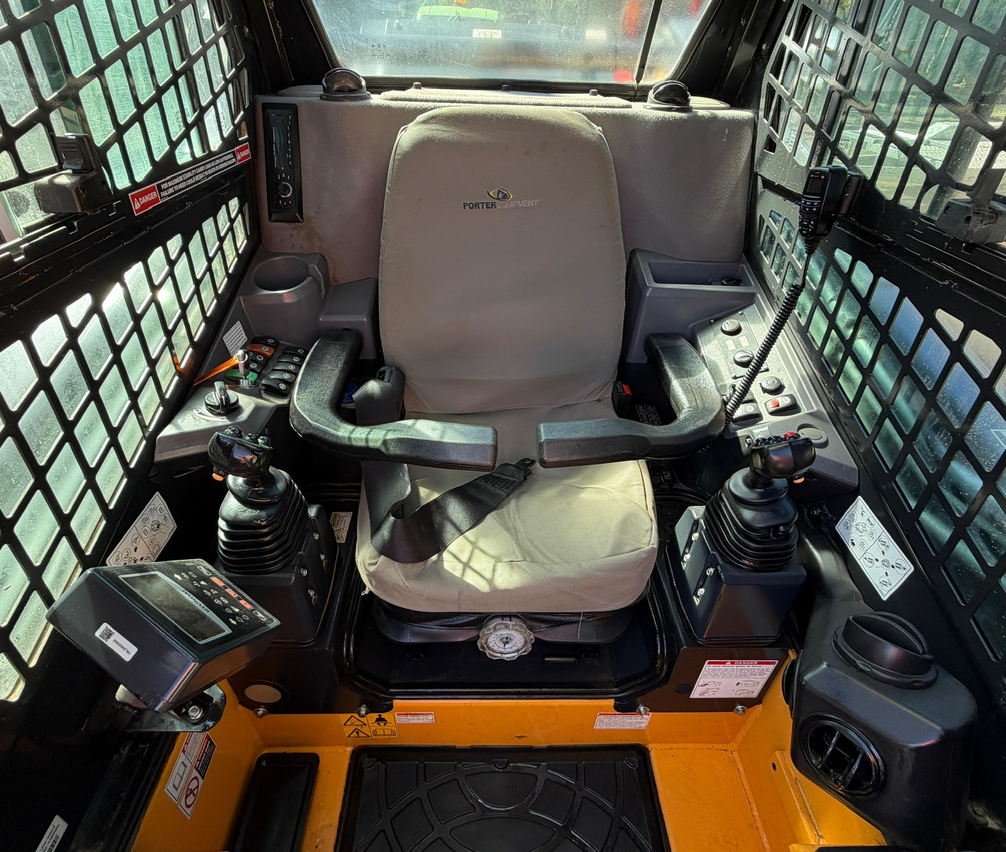 HYUNDAI HT100V SKID STEER LOADER CATERPILLAR CASE BOBCAT TEREX ASV image 24