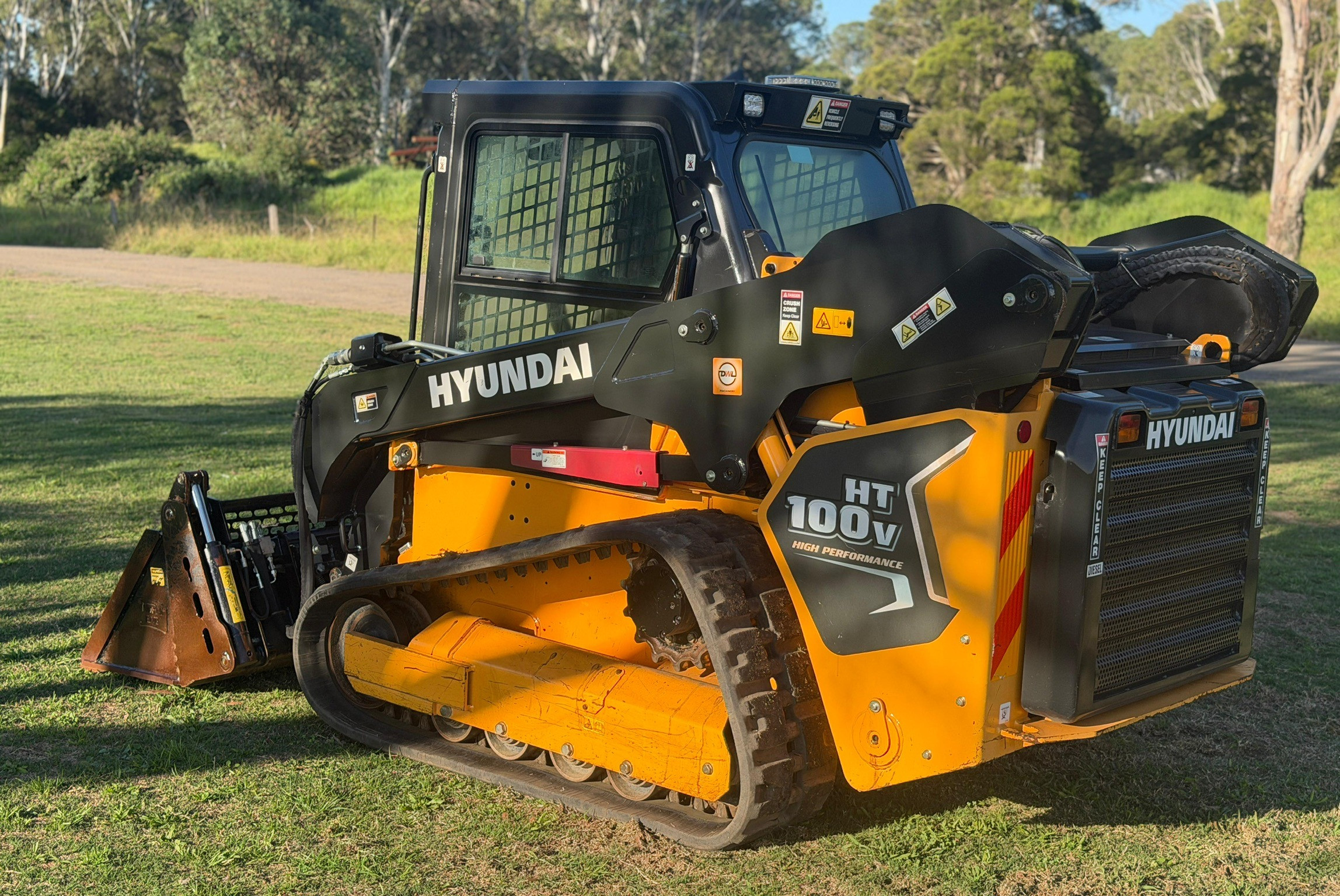 HYUNDAI HT100V SKID STEER LOADER CATERPILLAR CASE BOBCAT TEREX ASV image 3