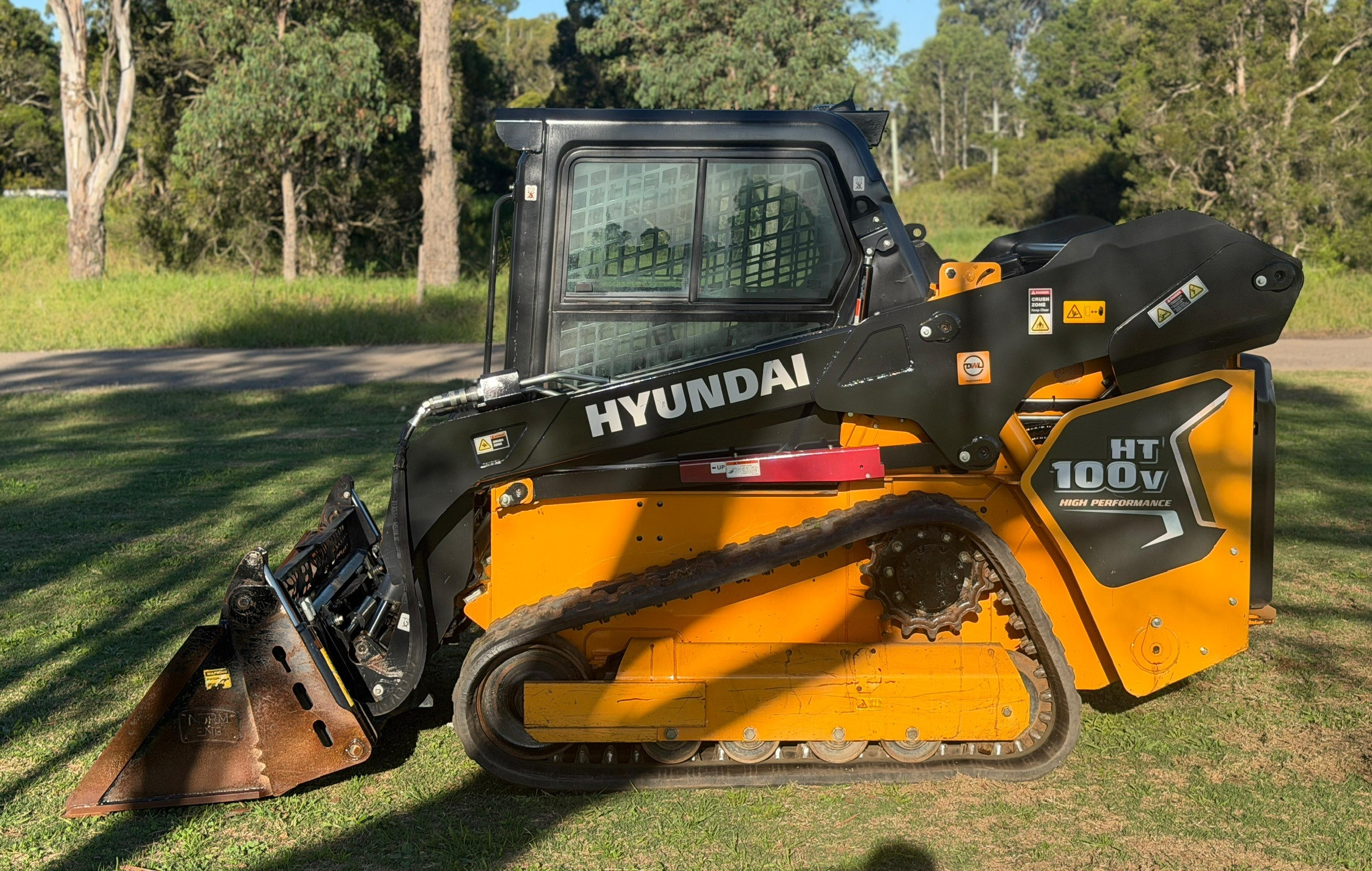 HYUNDAI HT100V SKID STEER LOADER CATERPILLAR CASE BOBCAT TEREX ASV image 2