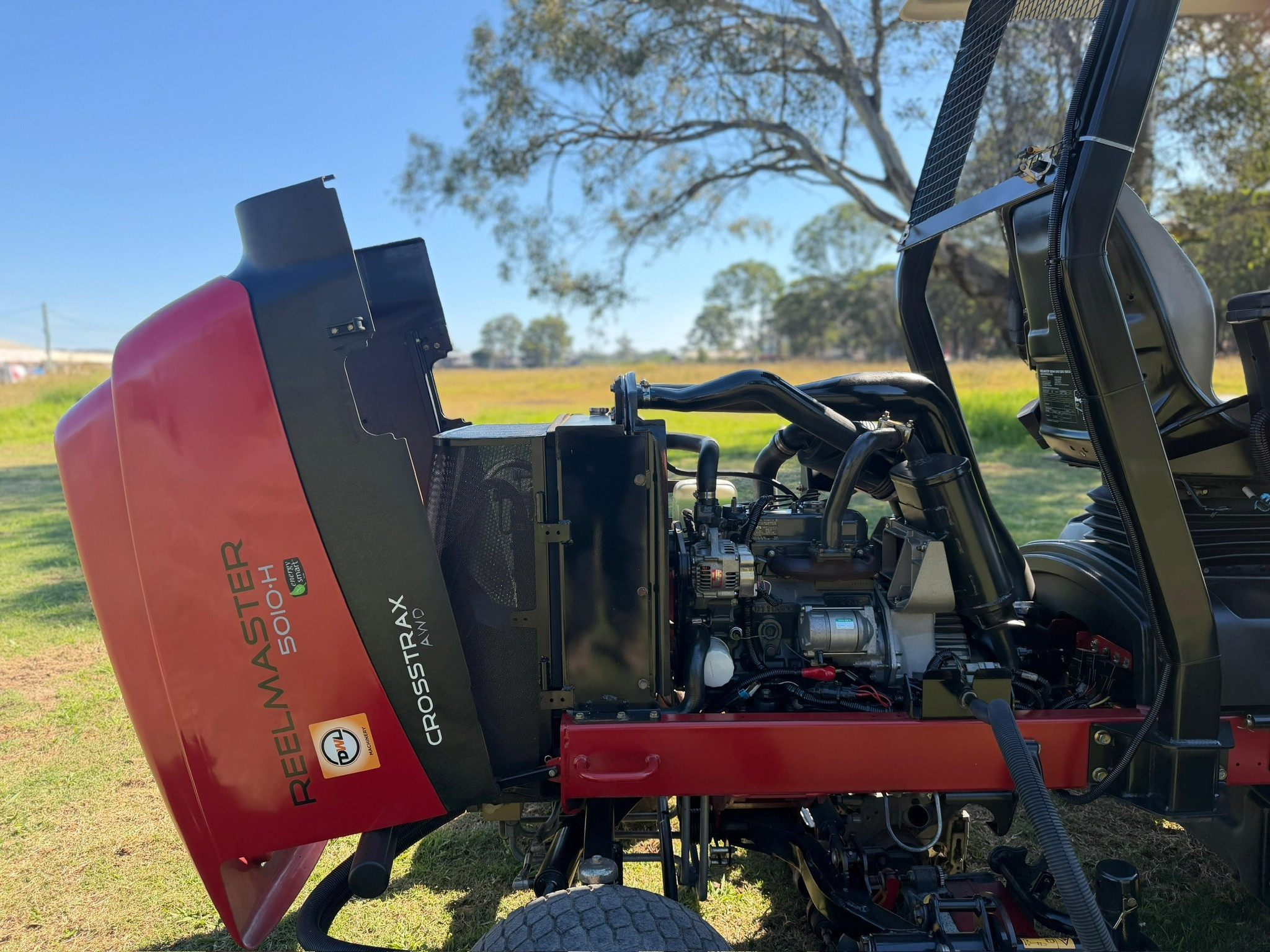 TORO REELMASTER 5010-H CROSS TRAX HYBRID AWD REEL CYLINDER FAIRWAY GREENS COMMERCIAL DIESEL MOWER image 9