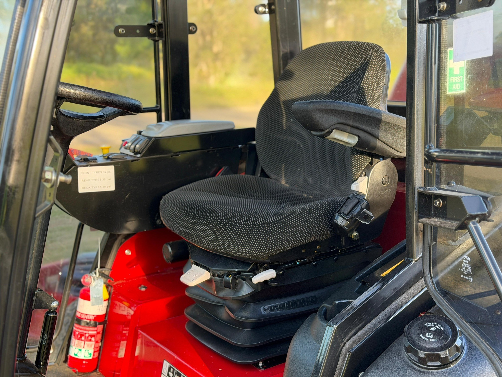 TORO GROUNDSMASTER 5910 DIESEL COMMERCIALRIDE ON LAWN MOWER JOHN DEERE KUBOTA image 15