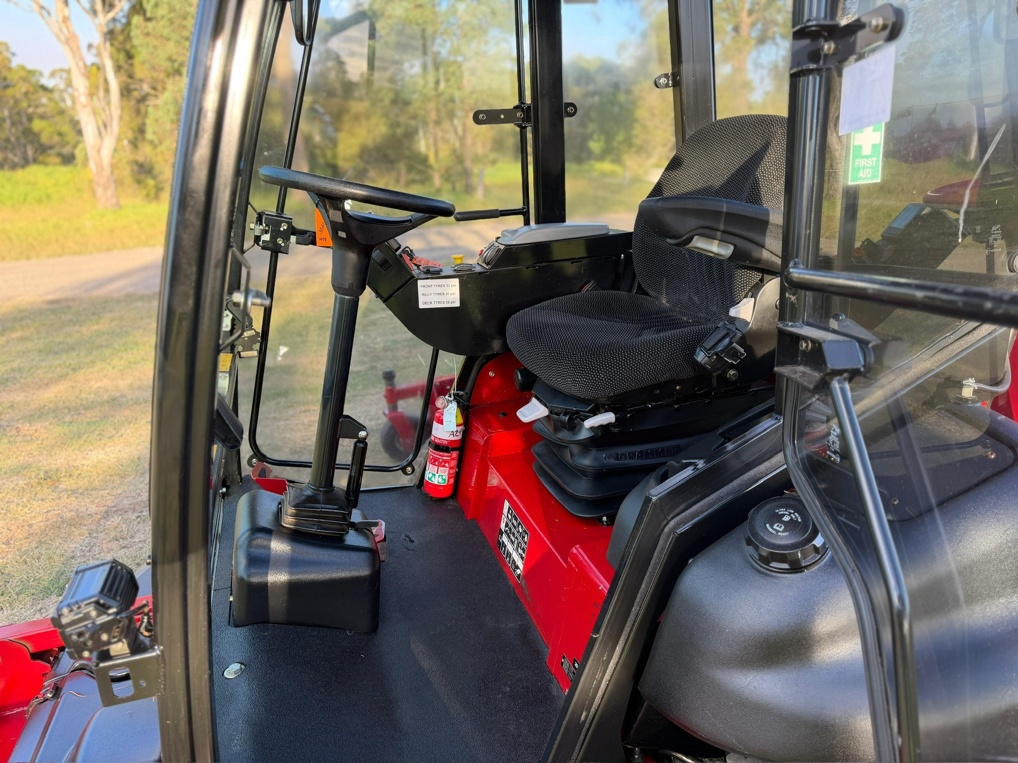 TORO GROUNDSMASTER 5910 DIESEL COMMERCIALRIDE ON LAWN MOWER JOHN DEERE KUBOTA image 10