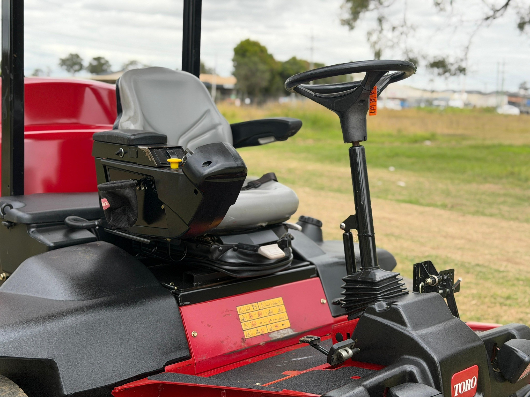 TORO GROUNDSMASTER 4500D 4WD RIDE ON COMMERCIAL DIESEL LAWN MOWER OUT FRONT ZERO TURN image 8