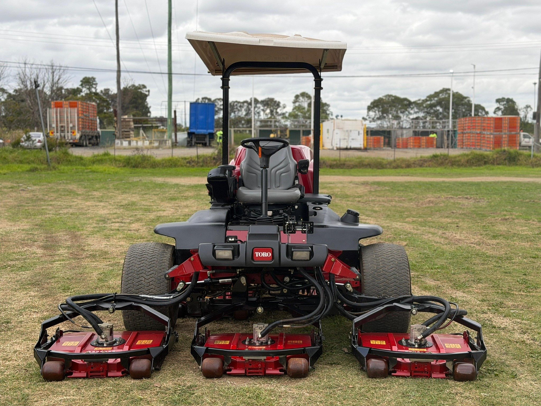 TORO GROUNDSMASTER 4500D 4WD RIDE ON COMMERCIAL DIESEL LAWN MOWER OUT FRONT ZERO TURN image 7