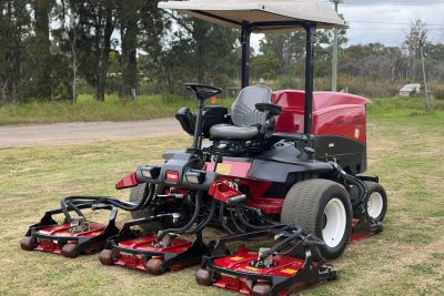 TORO GROUNDSMASTER 4500D 4WD RIDE ON COMMERCIAL DIESEL LAWN MOWER OUT FRONT ZERO TURN