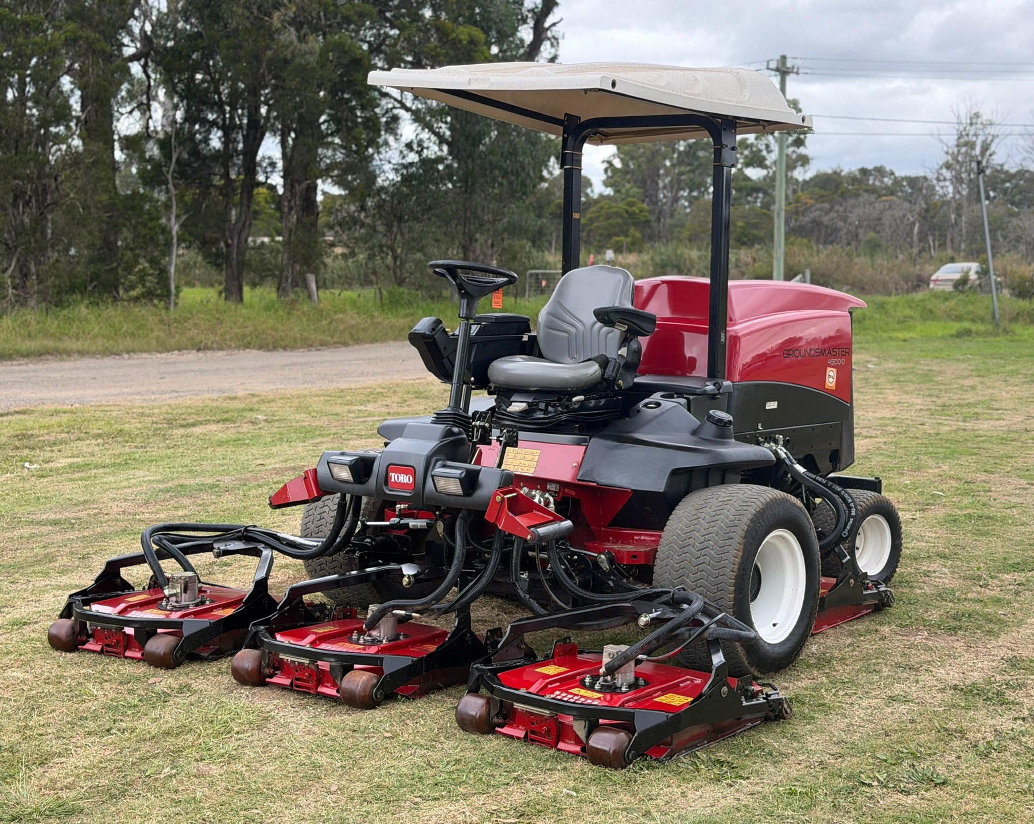 TORO GROUNDSMASTER 4500D 4WD RIDE ON COMMERCIAL DIESEL LAWN MOWER OUT FRONT ZERO TURN