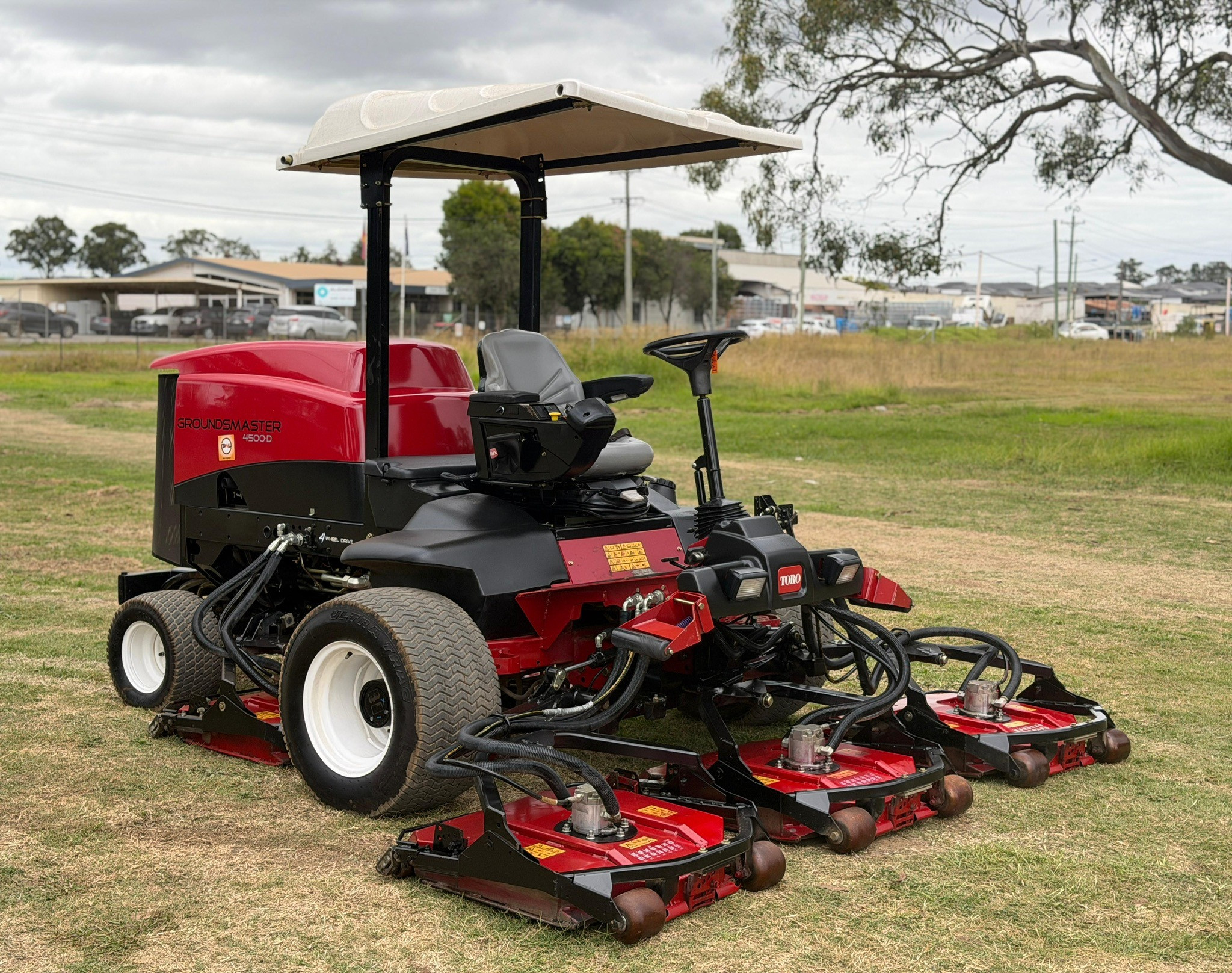 TORO GROUNDSMASTER 4500D 4WD RIDE ON COMMERCIAL DIESEL LAWN MOWER OUT FRONT ZERO TURN image 6