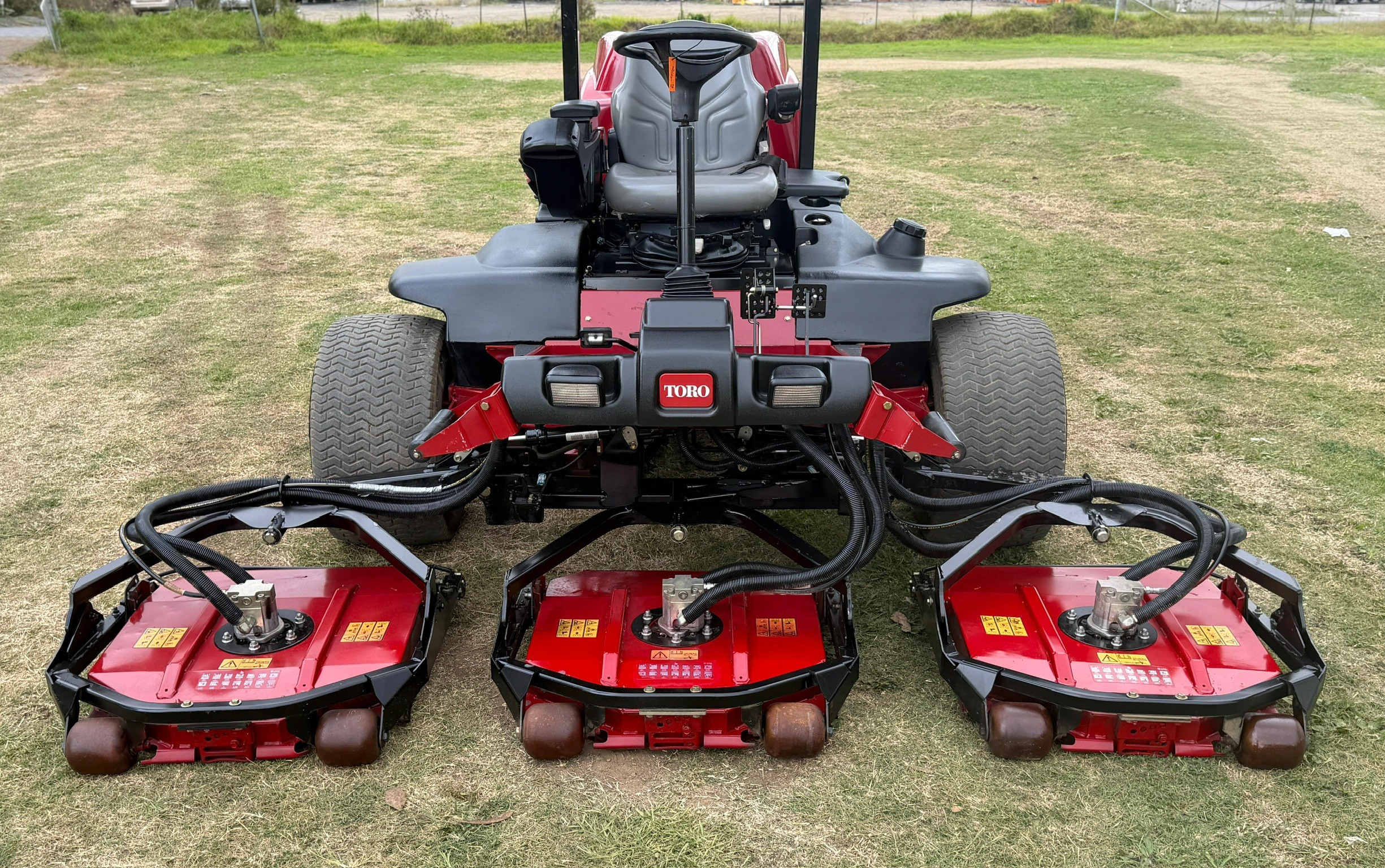 TORO GROUNDSMASTER 4500D 4WD RIDE ON COMMERCIAL DIESEL LAWN MOWER OUT FRONT ZERO TURN image 14