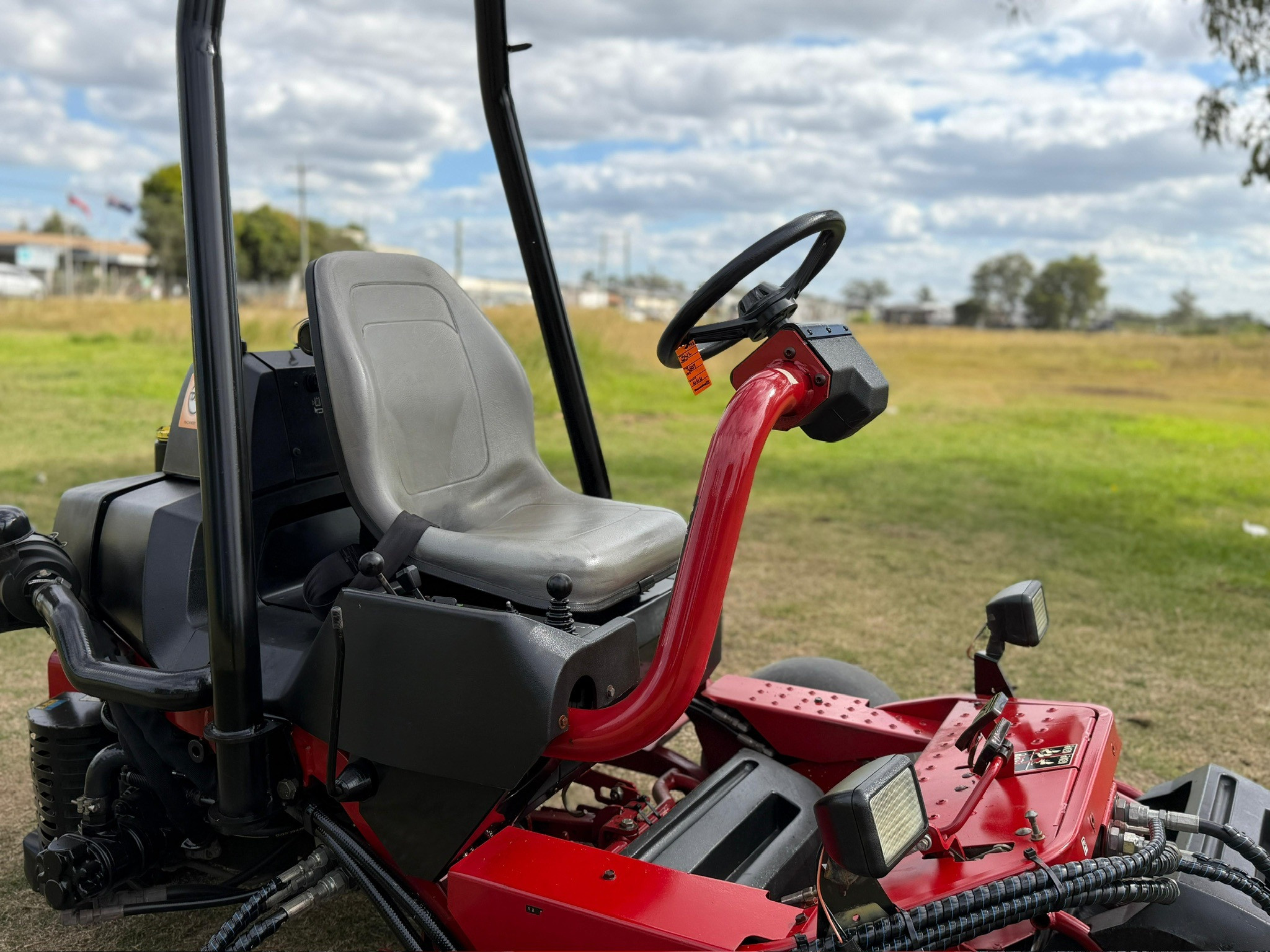 TORO GREENSMASTER 3250D DIESEL GREENS CYLINDER REEL GOF COURSE RIDE ON LAWN MOWER JOHN DEERE image 9