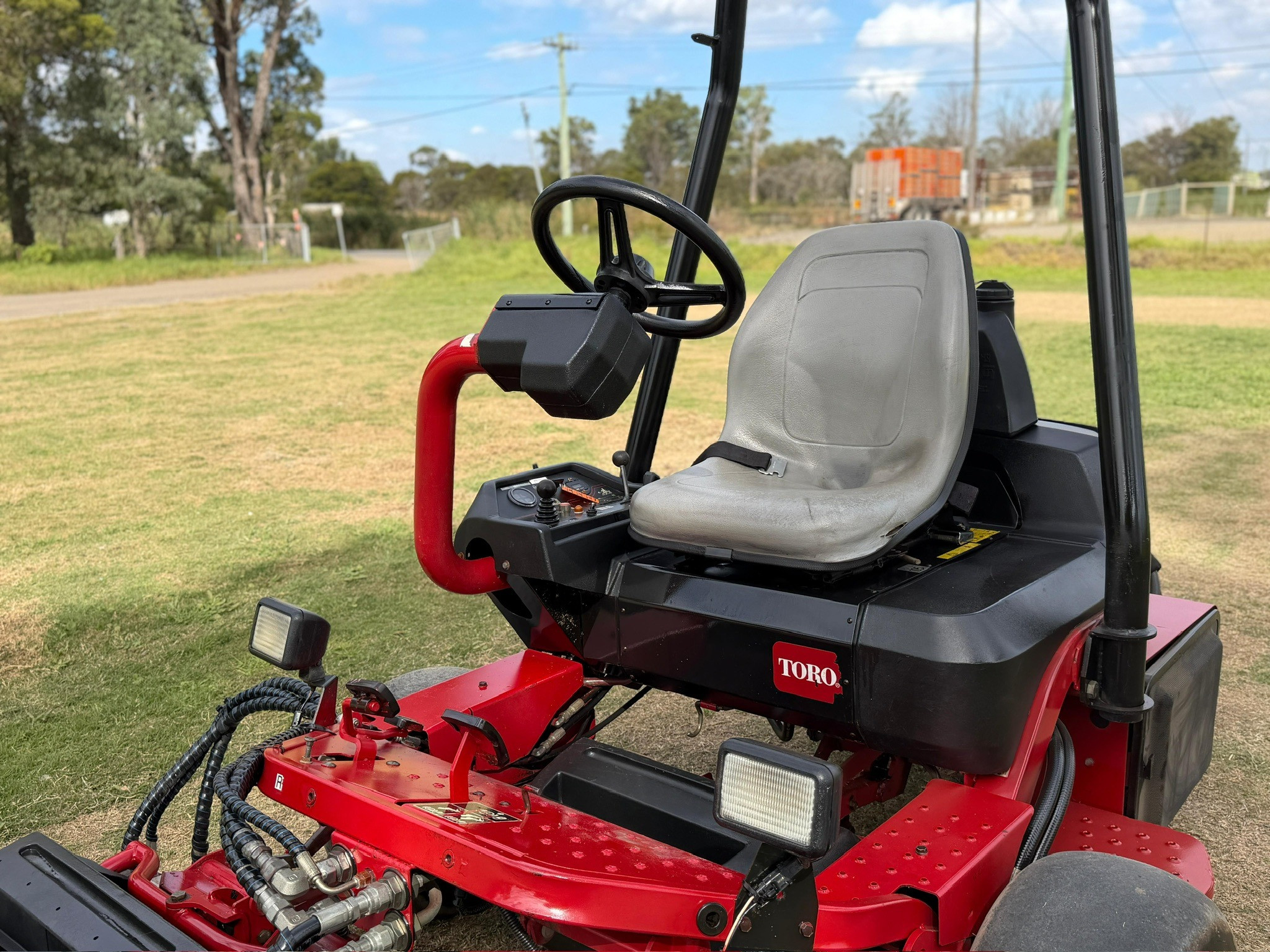 TORO GREENSMASTER 3250D DIESEL GREENS CYLINDER REEL GOF COURSE RIDE ON LAWN MOWER JOHN DEERE image 11