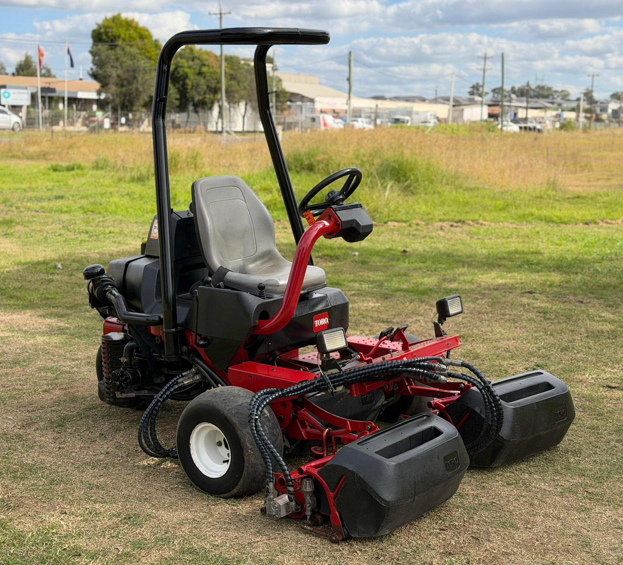 TORO GREENSMASTER 3250D DIESEL GREENS CYLINDER REEL GOF COURSE RIDE ON LAWN MOWER JOHN DEERE image 6