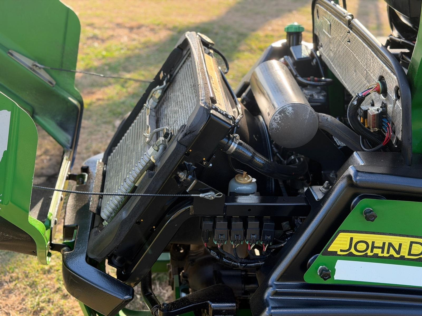 JOHN DEERE 1570 72 INCH 4WD COMMERCIAL OUT FRONT RIDE ON DIESEL LAWN MOWER KUBOTA ISEKI TORO image 7