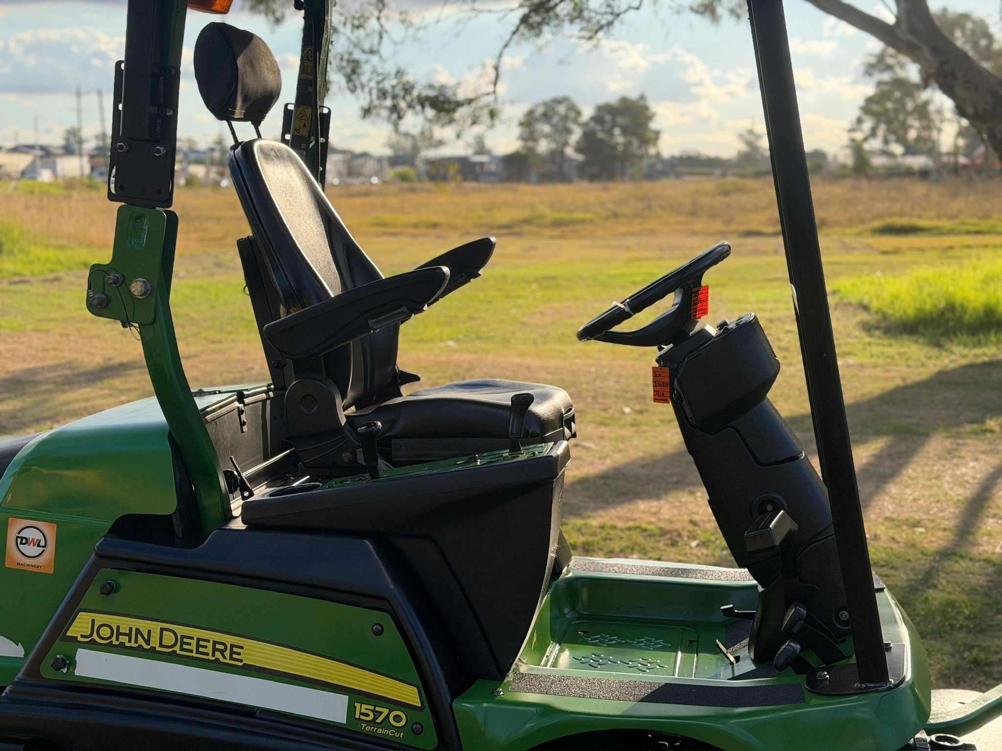 JOHN DEERE 1570 72 INCH 4WD COMMERCIAL OUT FRONT RIDE ON DIESEL LAWN MOWER KUBOTA ISEKI TORO image 13