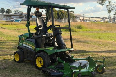 JOHN DEERE 1570 72 INCH 4WD COMMERCIAL OUT FRONT RIDE ON DIESEL LAWN MOWER KUBOTA ISEKI TORO