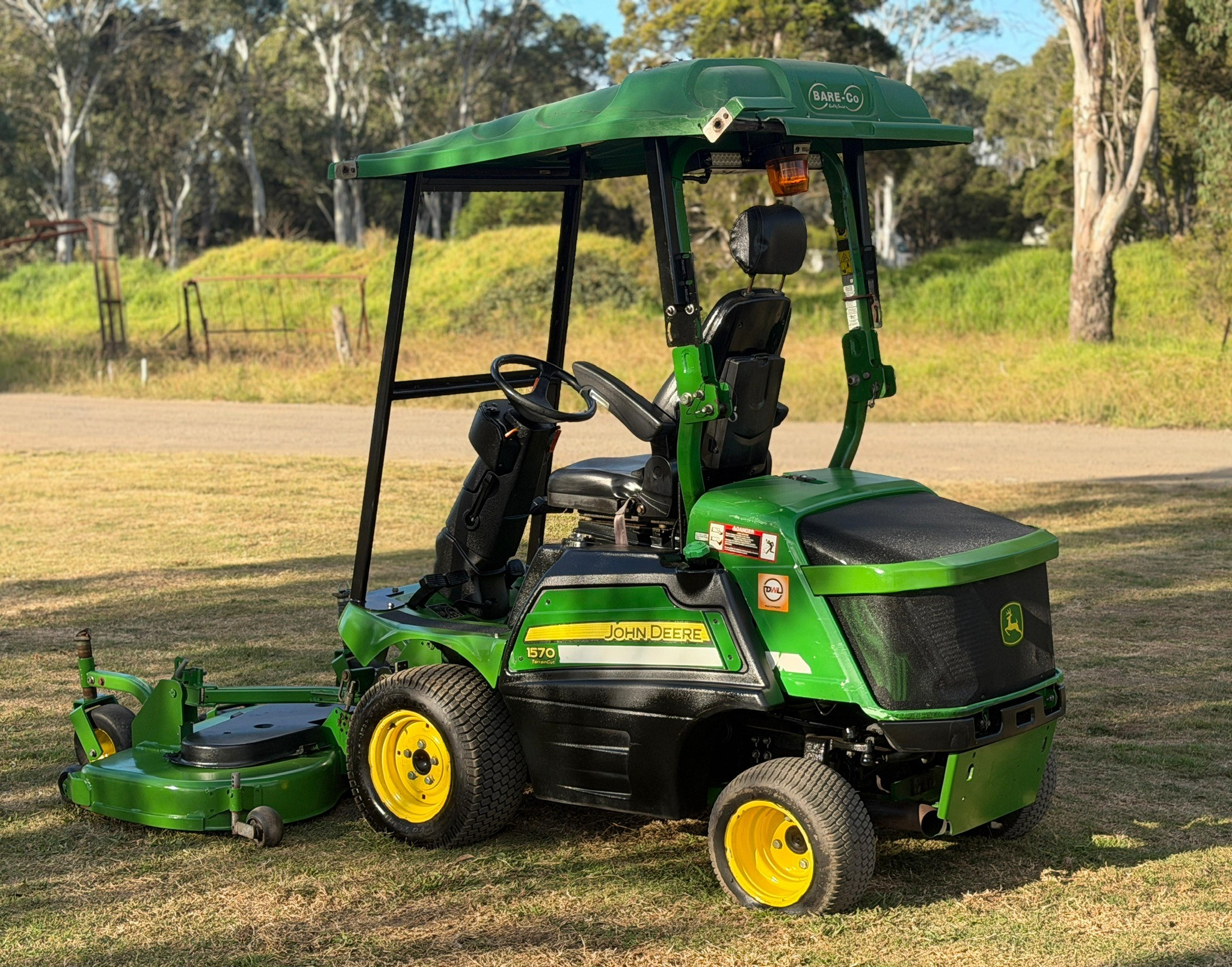JOHN DEERE 1570 72 INCH 4WD COMMERCIAL OUT FRONT RIDE ON DIESEL LAWN MOWER KUBOTA ISEKI TORO image 4