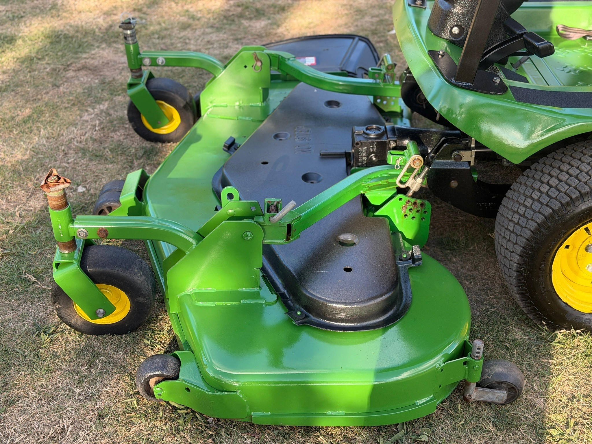 JOHN DEERE 1570 72 INCH 4WD COMMERCIAL OUT FRONT RIDE ON DIESEL LAWN MOWER KUBOTA ISEKI TORO image 8