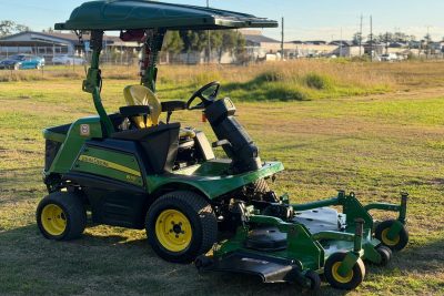 JOHN DEERE 1570 72 INCH 4WD COMMERCIAL OUT FRONT RIDE ON DIESEL LAWN MOWER KUBOTA ISEKI TORO