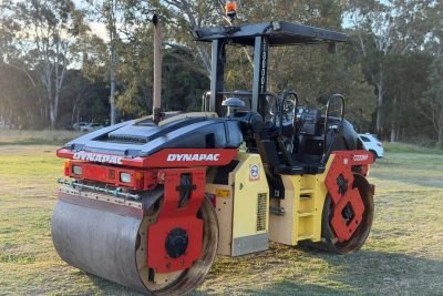 DYNAPAC CC222HF 7.7T SMOOTH DRUM ROLLER ARTICULATED COMPACTOR COMPACTION AMMANN