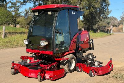 TORO GROUNDSMASTER 4010D DIESEL RIDE ON LAWN MOWER WIDE AREA COMMERCIAL OUT FRONT JOHN DEERE