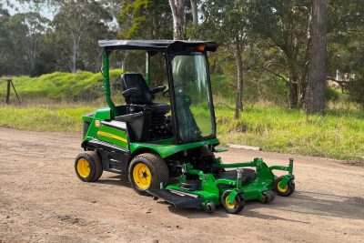 JOHN DEERE 1570 72 INCH 4WD COMMERCIAL OUT FRONT RIDE ON DIESEL LAWN MOWER KUBOTA ISEKI TORO