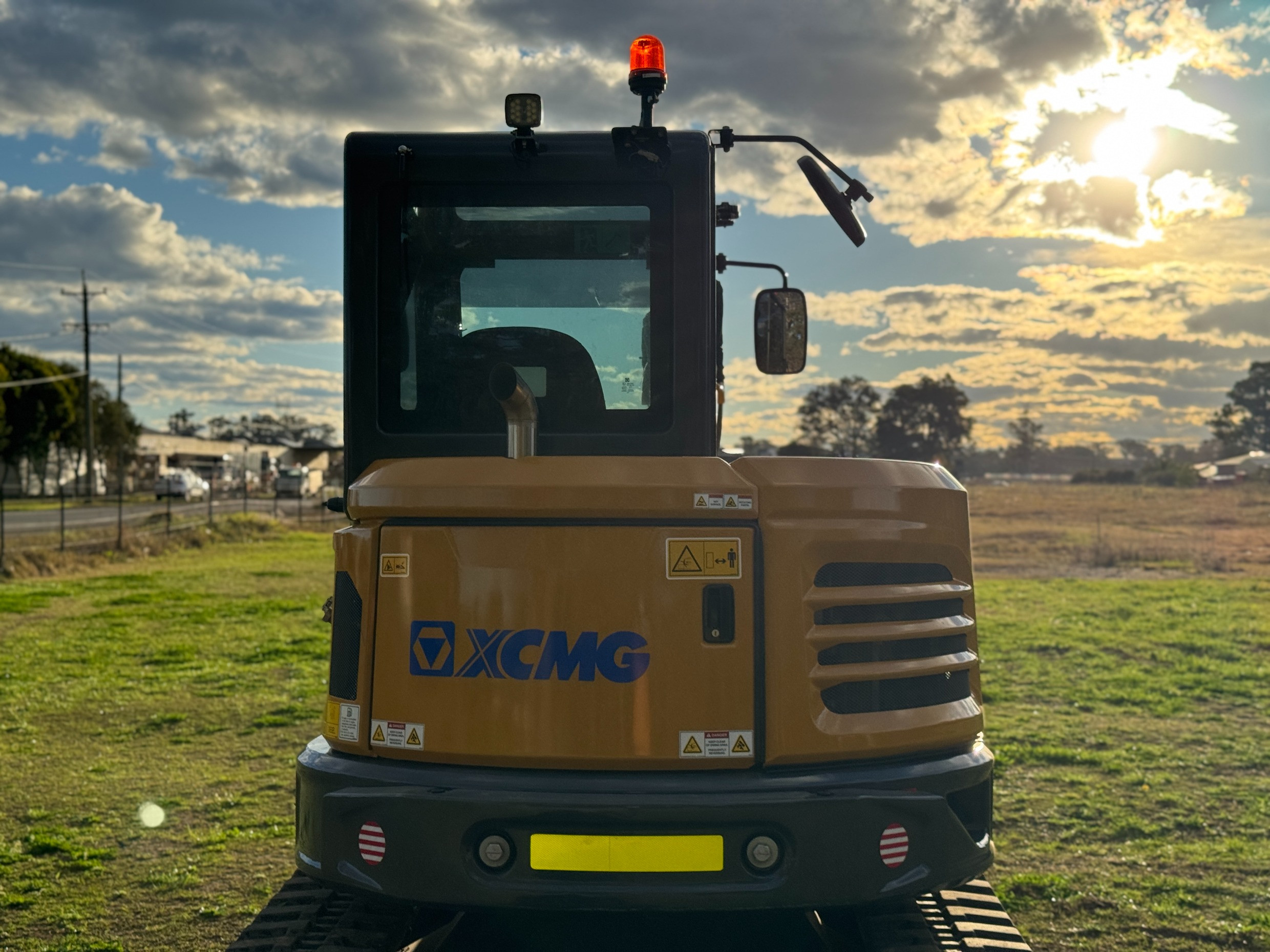 2024 XCMG XE55U 5.7T EXCAVATOR BOBCAT LOADER KUBOTA CATERPILLAR HITACHI KOMATSU XCMG CASE image 11
