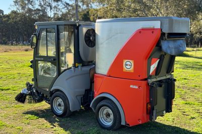 HAKO CITYMASTER 600 INDUSTRIAL STREET CAR PARK VACCUM SWEEPER MACDONALD JOHNSTON GREEN MACHINE