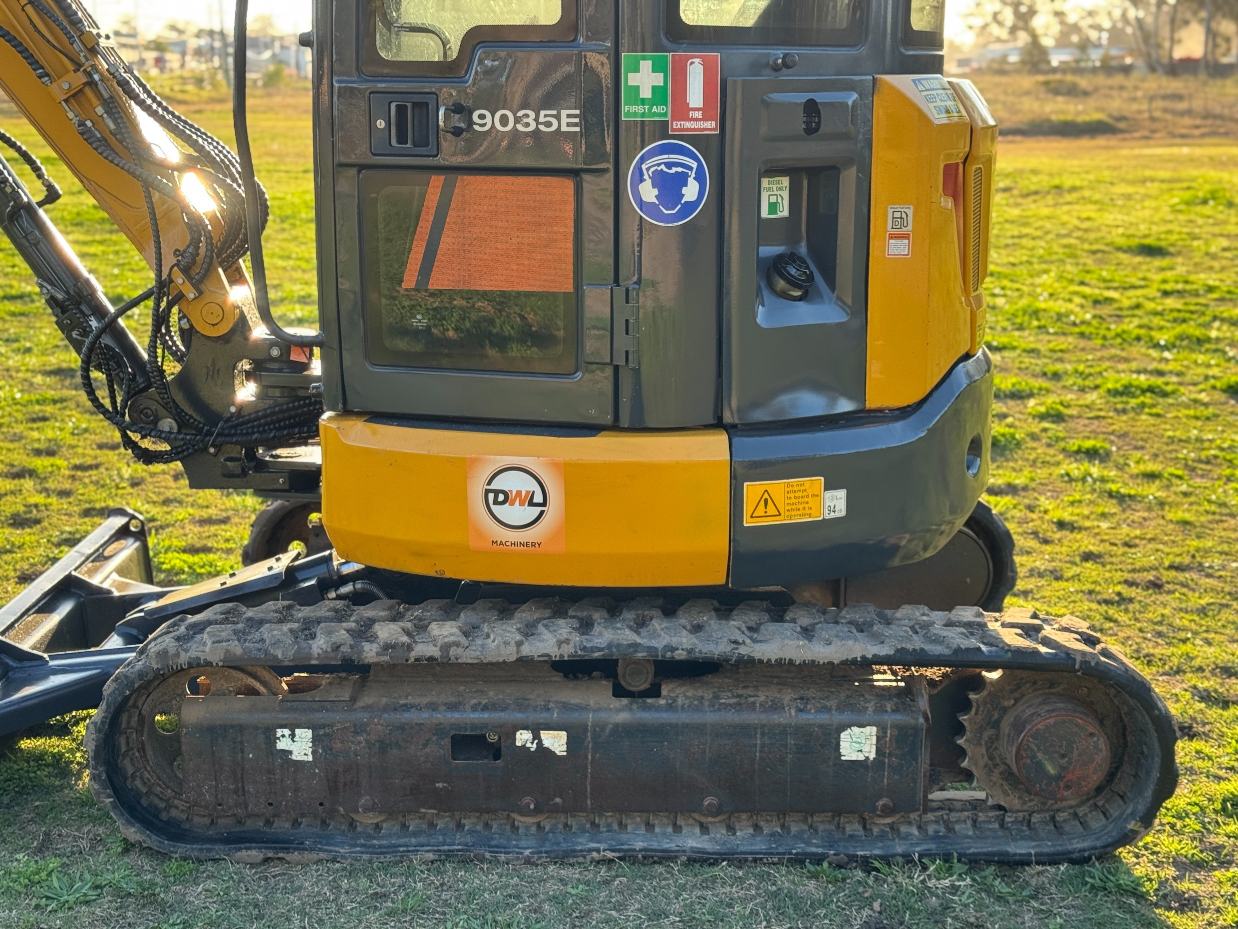 LIUGONG CLG9035E 4T EXCAVATOR LOADER KOBELCO CASE KOMATSU CAT KUBOTA image 17