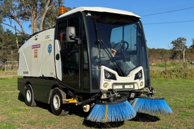 MACDONALD JOHNSTON CN202 ROAD STREET FACTORY CAR PARK DIESEL SWEEPER VACCUM GREEN GREEN MACHINE