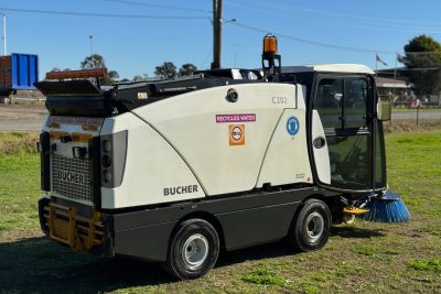 2023 BUCHER CN202 ROAD STREET FACTORY CAR PARK DIESEL SWEEPER VACCUM GREEN GREEN MACHINE