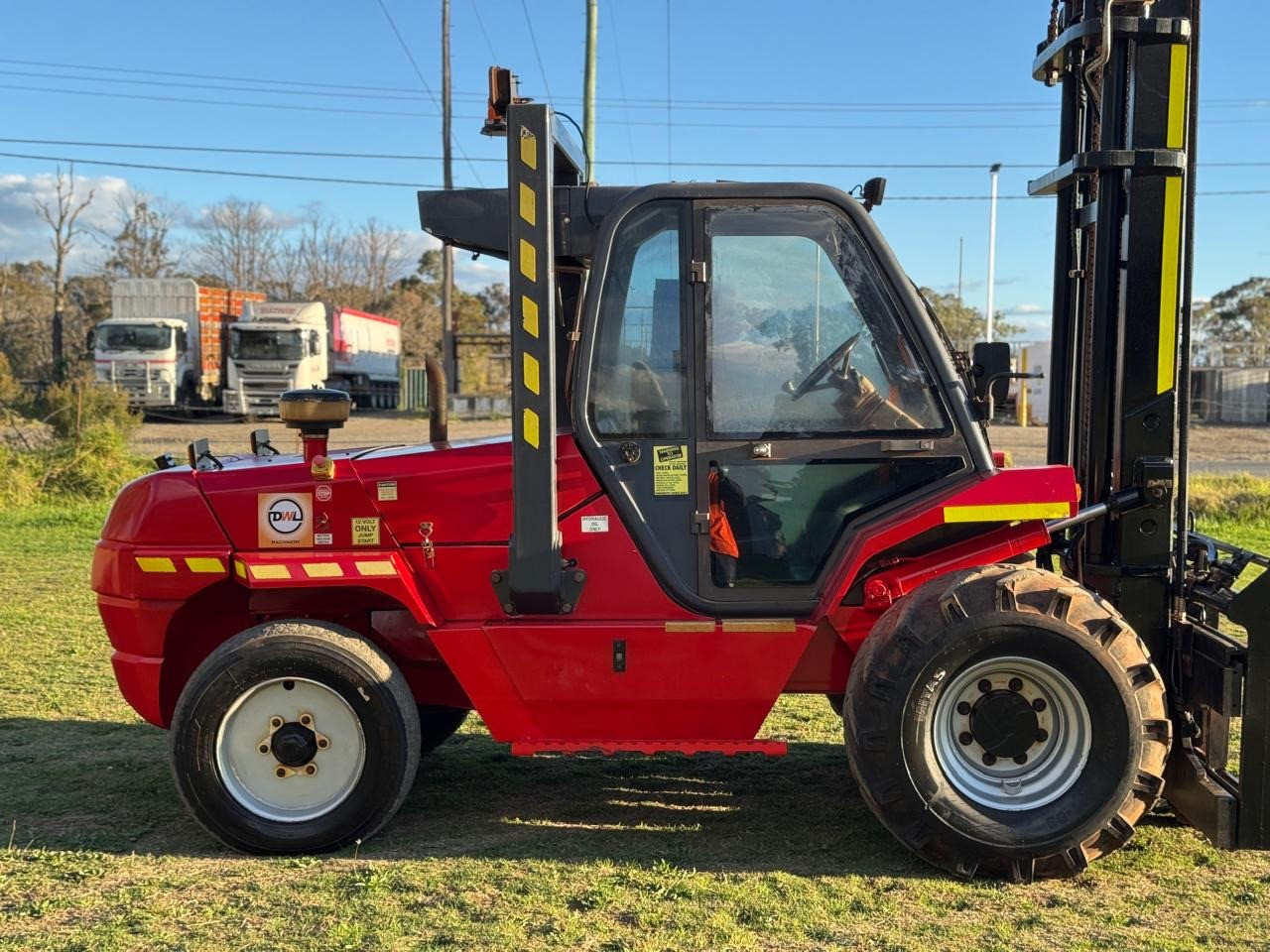 MANITOU M-X70 DIESEL ROUGH ALL TERRAIN 4WD FORKLIFT MATERIAL HANDLER image 17