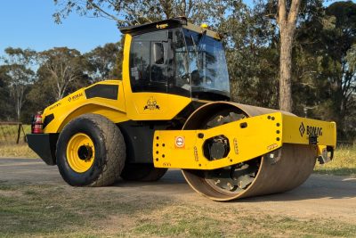 BOMAG BW213 D 12.7T SMOOTH DRUM ROLLER ARTICULATED ROLLER COMPACTOR COMPACTION ROLLER