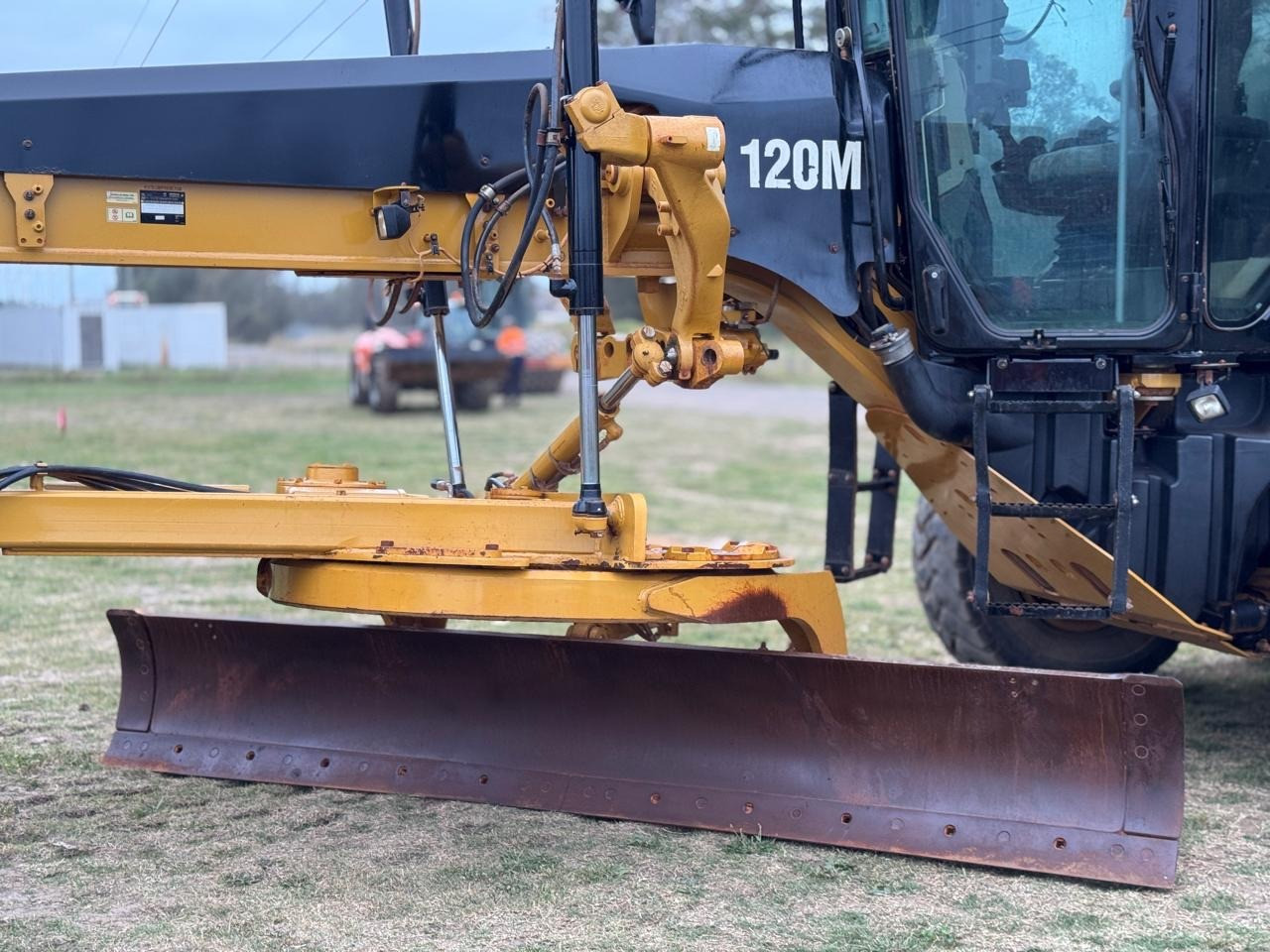 CATERPILLAR 120M VHP PLUS ARTICULATED GRADER VOLVO JOHN DEERE DOZER image 17