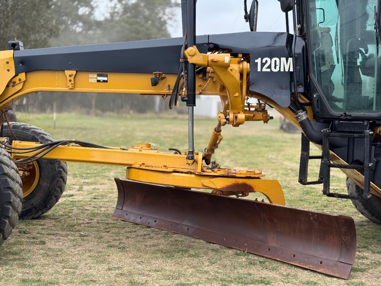 CATERPILLAR 120M VHP PLUS ARTICULATED GRADER VOLVO JOHN DEERE DOZER image 16