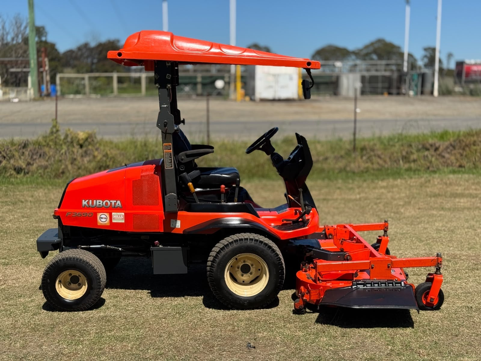 KUBOTA F3690 DIESEL OUT FRONT DECK RIDE ON LAWN MOWER TORO JOHN DEERE image 2